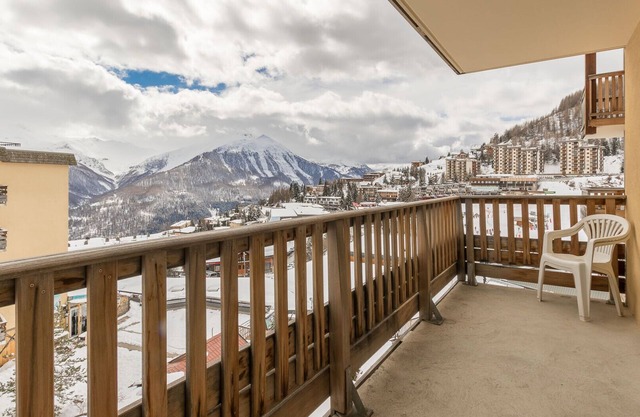 Cosy apt 4/6 ppl, balcony, ski runs direct access