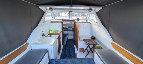 COSY BOAT FLAT at BARCELONA BEACH