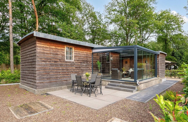 Cosy chalet in the middle of the woods