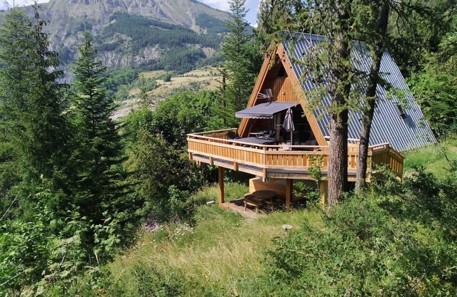 Cosy chalet with magnificent mountain views Val d'Allos