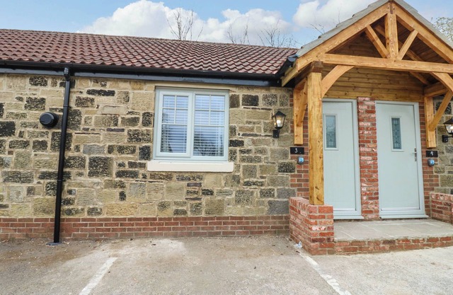 COSY COTTAGE 3, pet friendly in Brandon, County Durham