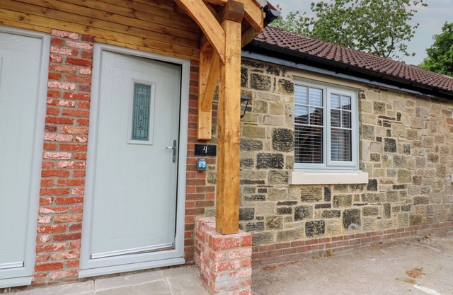 COSY COTTAGE 4, pet friendly in Brandon, County Durham