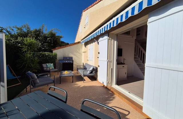 🌴 *Cosy cottage in Lavandou - Walking distance to the beach, swimming pool, private parking 🌴