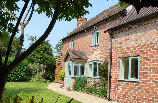 Cosy Cottage With Log Burner And Country Views