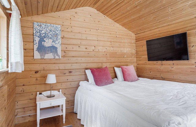 Cosy Cottages Close To Water