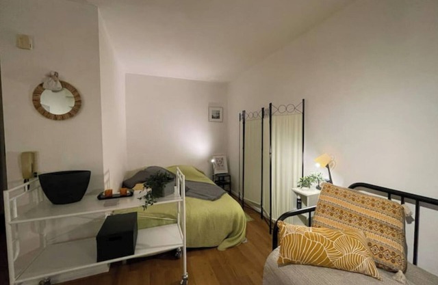 Cosy F1 apartment with free parking