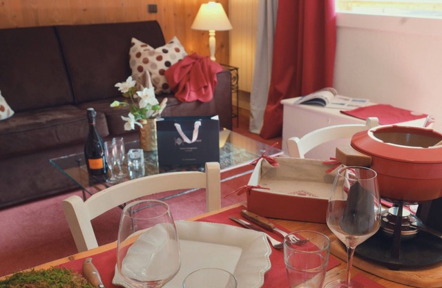 Cosy family apartment on the height of Courchevel Moriond