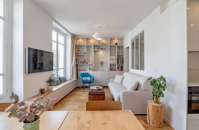 Cosy Faubourg St Martin retreat