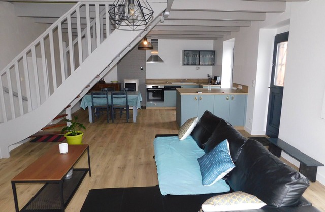 Cosy gîte on the banks of the Nantes-Brest canal