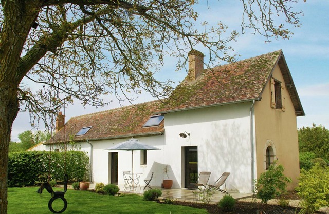 Cosy holiday home in Sully-sur-Loire with balcony