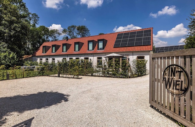 Cosy holiday home, walhalla for cyclists & hikers, well connected, pet-friendly