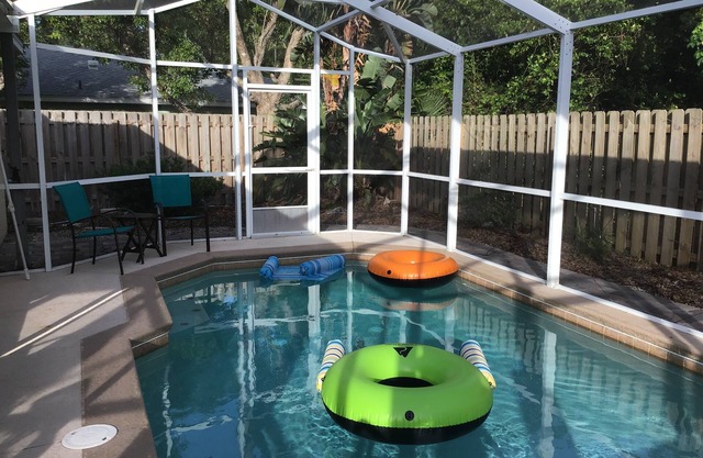 Cosy Home with Heated Pool