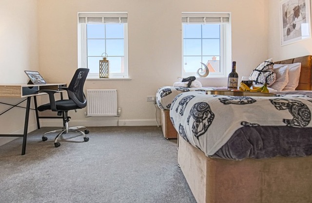 ⭐️ Cosy House with Pool Table, Parking & Smart TV ⭐️