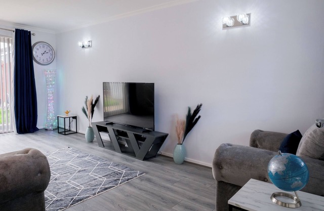Cosy Luxurious 3-bedroom home