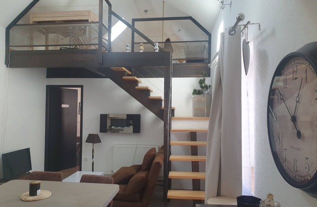 Cosy, newly renovated gîte, very close to the town center but in a quiet location