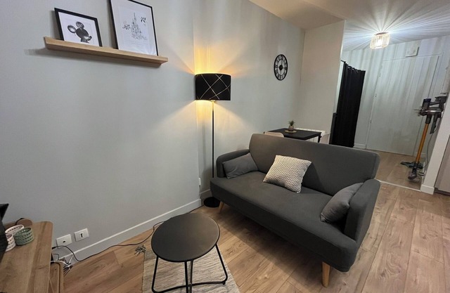 Cosy, quiet apartment near Disneyland