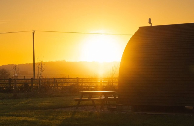 Cosy Rural Cabin with Wood Fired Hot Tub