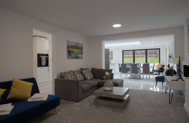 Cosy, Spacious home in Harborne, Close to Birmingham City Centre
