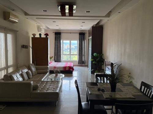Cosy Studio Apartment at Hartamas