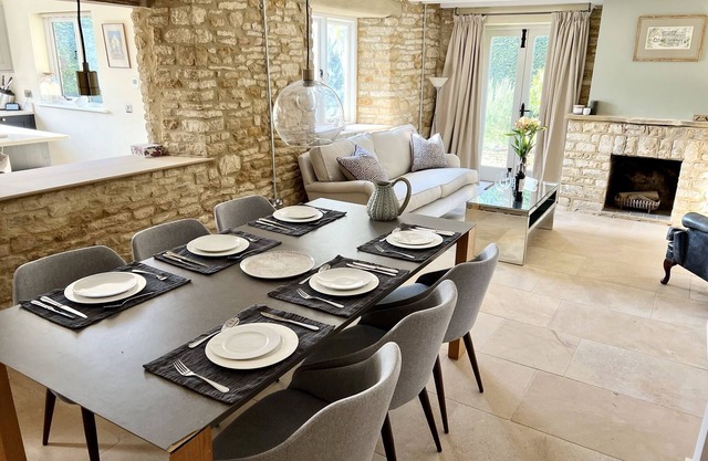 Cotswolds barn conversion in foodie-heaven Kingham