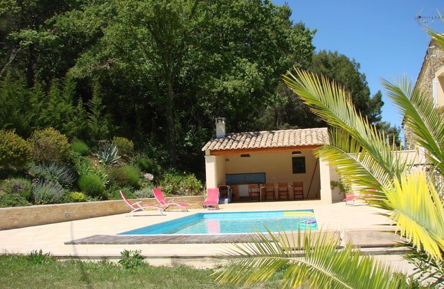 cottage 8 people in provencal farmhouse