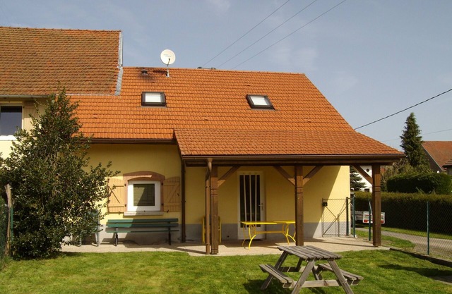 Cottage 90m2 located in a very quiet hamlet away from traffic.