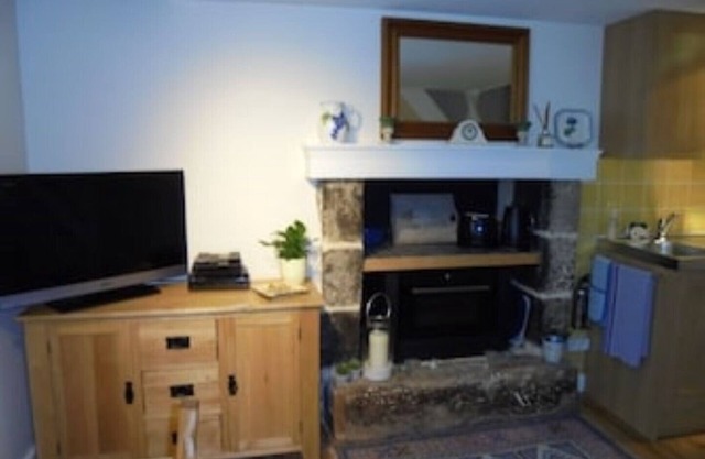 Cottage Albertine- In A Garden Setting With Views Over The Rooftops Of Dinan