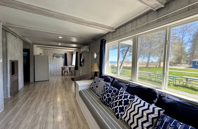 Cottage Cove · Lake Huron Beach Cottage No. 7