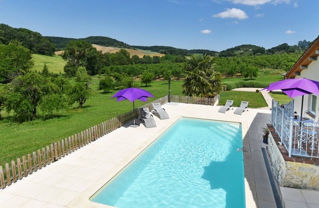 Cottage Des Cedres - Three Bedroom Villa, Sleeps 6