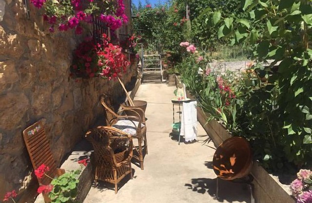Cottage (full rental) The Garden of Manuela for 4 people