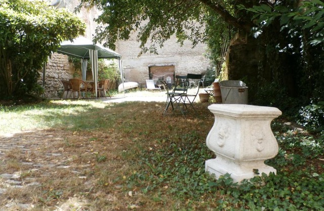 cottage in a town house in the centre of Gray