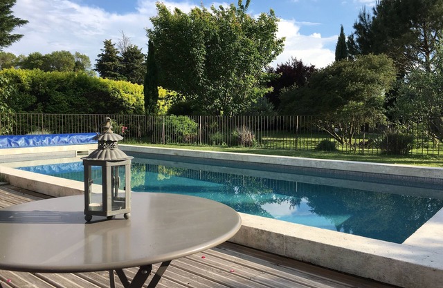 Cottage in an authentic Provencal Mas near ISLE SUR LA SORGUE