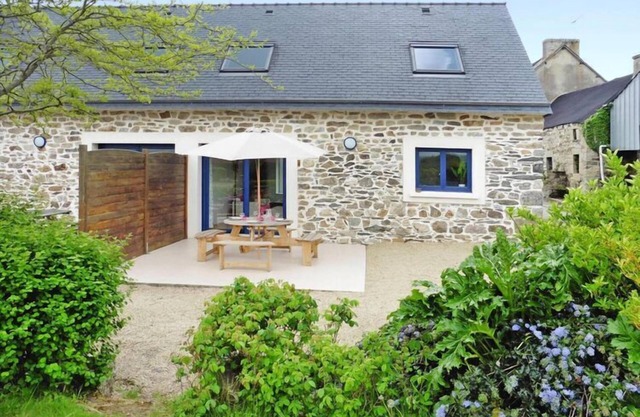 Cottage in Brittany with Stunning Sea Views