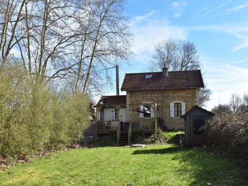 Cottage in France with Garden near Lake