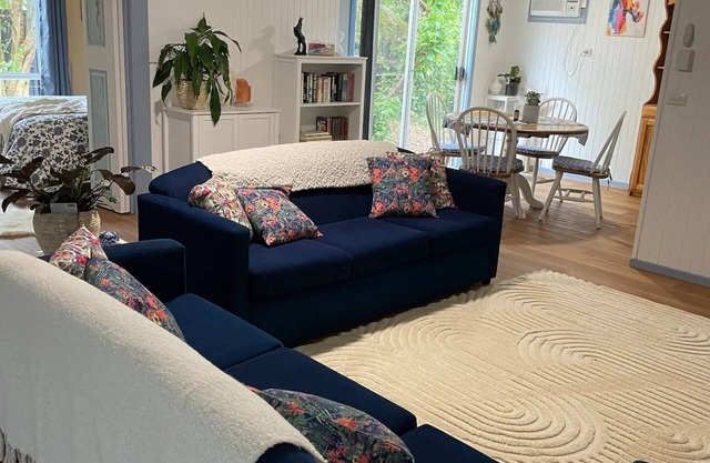 Cottage just minutes from Lakes entrance