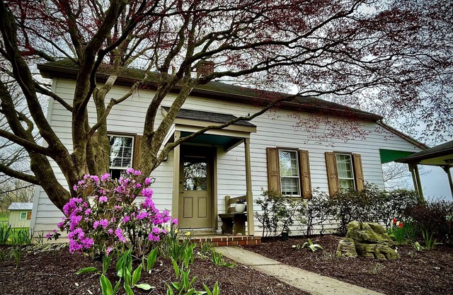 Cottage Living on Peaceful Lancaster Co. Farm
