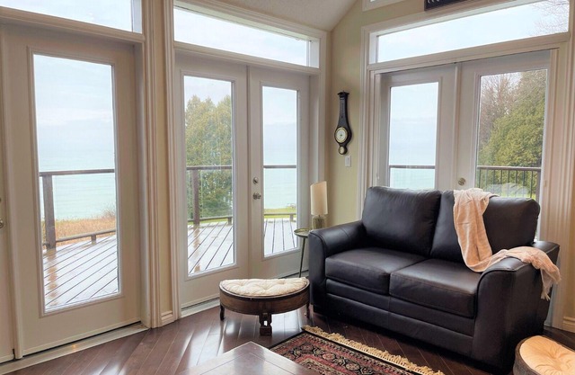 Cottage on Lake Ontario
