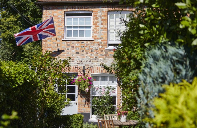 Cottage on The Croft - a beautiful, stylish & cosy cottage. Centrally located
