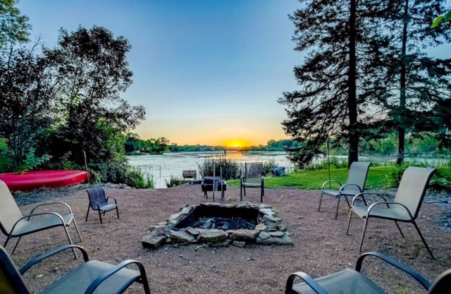 Cottage on the lake near downtown Stillwater