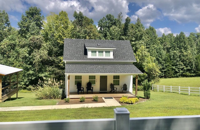 Cottage Retreat at Center Hill Lake, Four Seasons, Smithville, TN