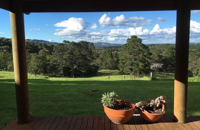 Cottage Sleeps 13 - Stunning Views!