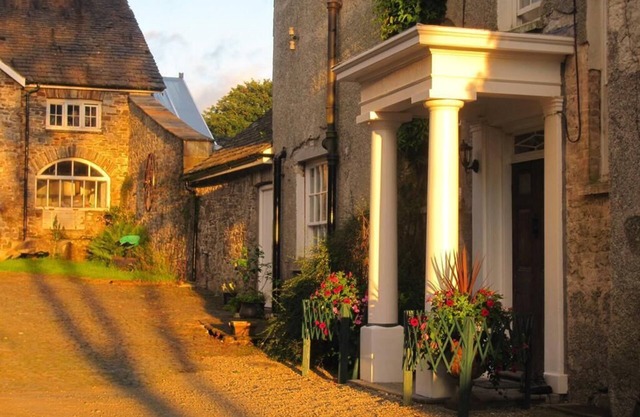 Cottage with Courtyard view Bailiffs Room at Glynhir Mansion