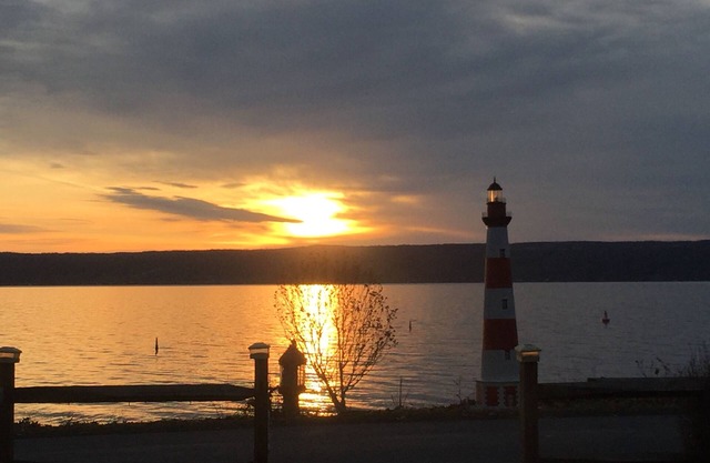 Cottage with Sunrise View of Seneca Lake