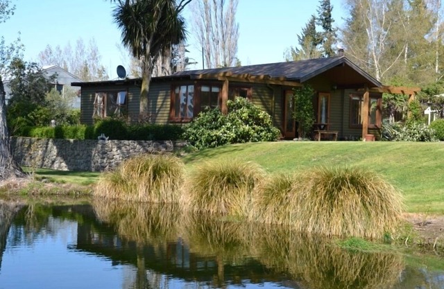 Cottage within the magical gardens of Flaxmere