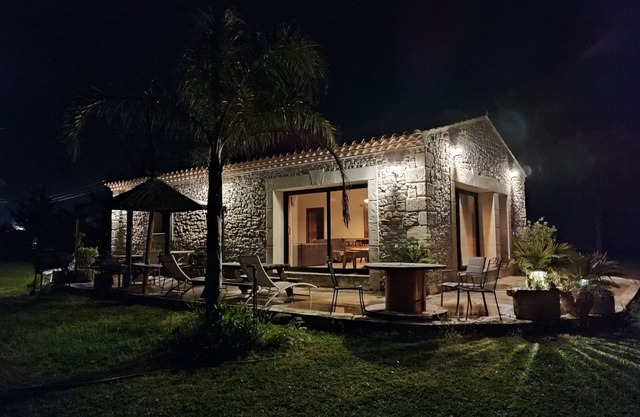 COTTAGES IN CAMARGUE 15KMS FROM THE SEA