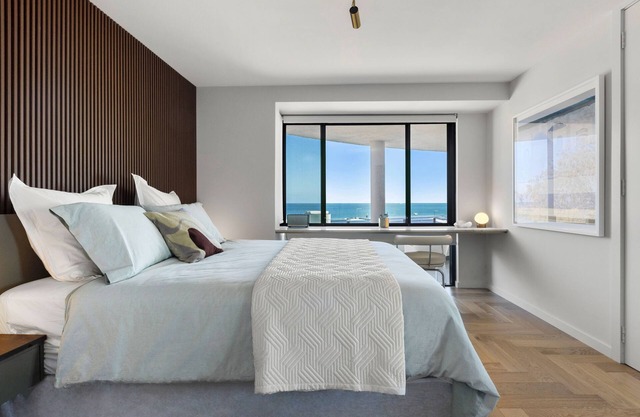 Cottesloe Neue Blue Apartment - Executive Escapes