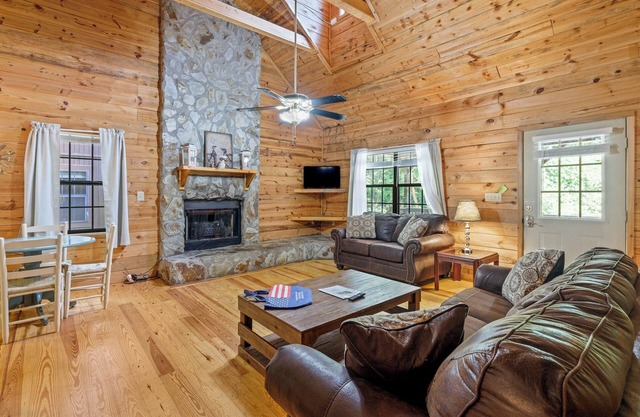 Country Charm C – One of Four Pet Friendly Group Cabins in Helen