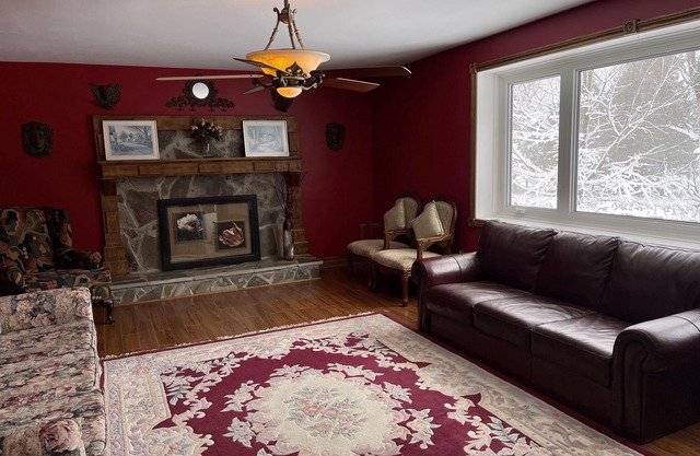 Country Comfort with 8 Acre Private Garden