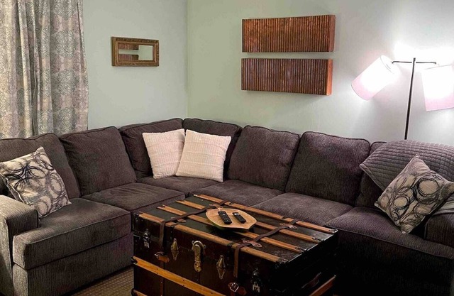 Country Comfy Right In Town New Remodel King/Queen