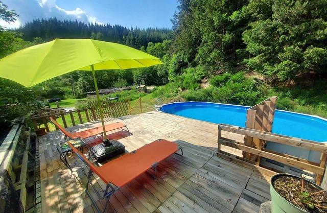 Country cottage with private pool